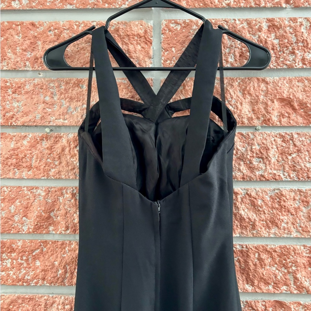 Elegant Black Evening Dress - Picture 3 of 13